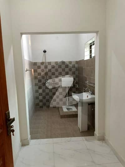 بہادر پور ملتان میں 4 کمروں کا 5 مرلہ مکان 60.0 ہزار میں کرایہ پر دستیاب ہے۔