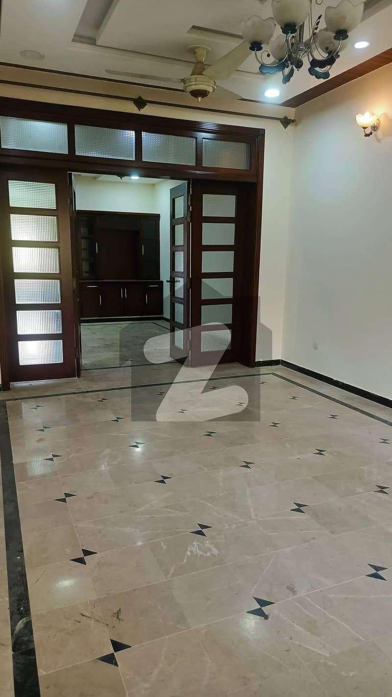 ایف ۔ 10 اسلام آباد میں 3 کمروں کا 1 کنال بالائی پورشن 2.2 لاکھ میں کرایہ پر دستیاب ہے۔ ایف ۔ 10 اسلام آباد میں 3 کمروں کا 1 کنال بالائی پورشن 2.2 لاکھ میں کرایہ پر دستیاب ہے۔