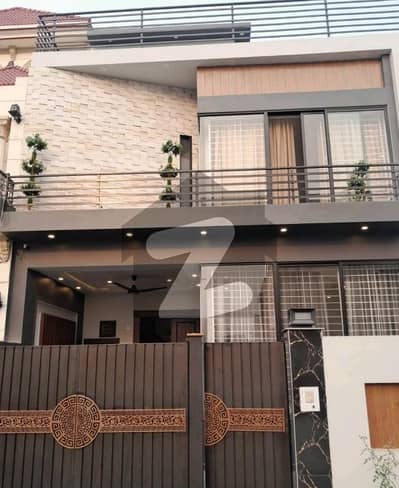 سٹی ہاؤسنگ سوسائٹی گوجرانوالہ میں 4 کمروں کا 5 مرلہ مکان 2.1 کروڑ میں برائے فروخت۔