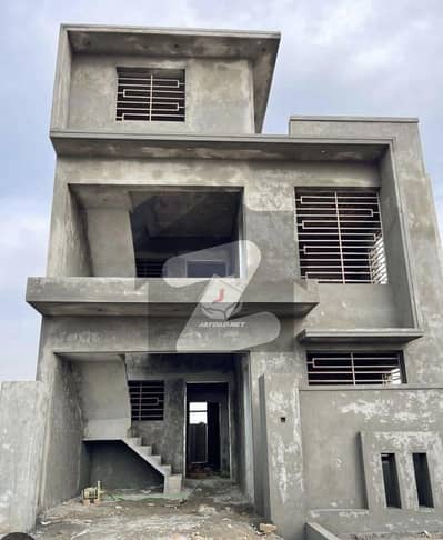 پارک ویو سٹی ۔ پلاٹینم بلاک پارک ویو سٹی,لاہور میں 4 کمروں کا 5 مرلہ مکان 1.05 کروڑ میں برائے فروخت۔