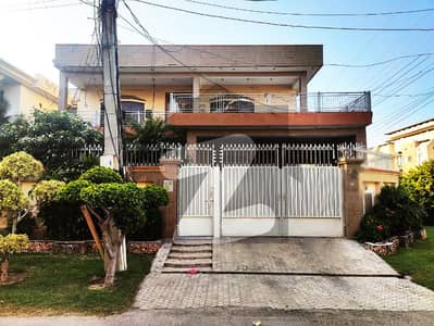 واپڈا ٹاؤن فیز 1 واپڈا ٹاؤن,لاہور میں 5 کمروں کا 1 کنال مکان 7.5 کروڑ میں برائے فروخت۔