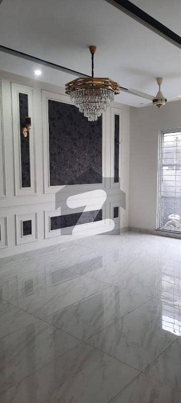 پیراگون سٹی - امپیریل 2 بلاک پیراگون سٹی,لاہور میں 3 کمروں کا 5 مرلہ مکان 2.25 کروڑ میں برائے فروخت۔