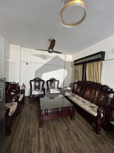 کلفٹن ۔ بلاک 8 کلفٹن,کراچی میں 4 کمروں کا 10 مرلہ فلیٹ 2.2 لاکھ میں کرایہ پر دستیاب ہے۔