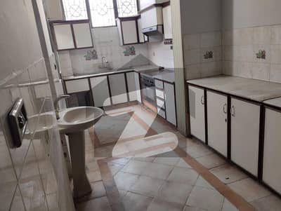 مین بلیوارڈ گلبرگ گلبرگ,لاہور میں 4 کمروں کا 10 مرلہ مکان 2.8 لاکھ میں کرایہ پر دستیاب ہے۔ مین بلیوارڈ گلبرگ گلبرگ,لاہور میں 4 کمروں کا 10 مرلہ مکان 2.8 لاکھ میں کرایہ پر دستیاب ہے۔