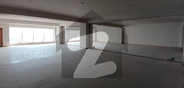 شاہراہِ فیصل کراچی میں 9 مرلہ دفتر 9.25 کروڑ میں برائے فروخت۔