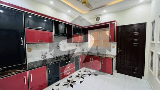 10 Marla Brand New Home Rent For Available