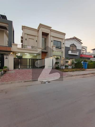 بحریہ ٹاؤن فیز 7 بحریہ ٹاؤن راولپنڈی,راولپنڈی میں 5 کمروں کا 11 مرلہ مکان 5.3 کروڑ میں برائے فروخت۔ بحریہ ٹاؤن فیز 7 بحریہ ٹاؤن راولپنڈی,راولپنڈی میں 5 کمروں کا 11 مرلہ مکان 5.3 کروڑ میں برائے فروخت۔