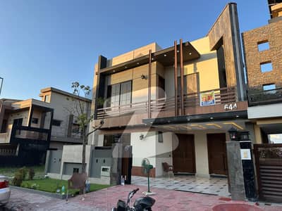 Double Storey 10 Marla House Available In Bahria Town Phase 8 - Block H For sale