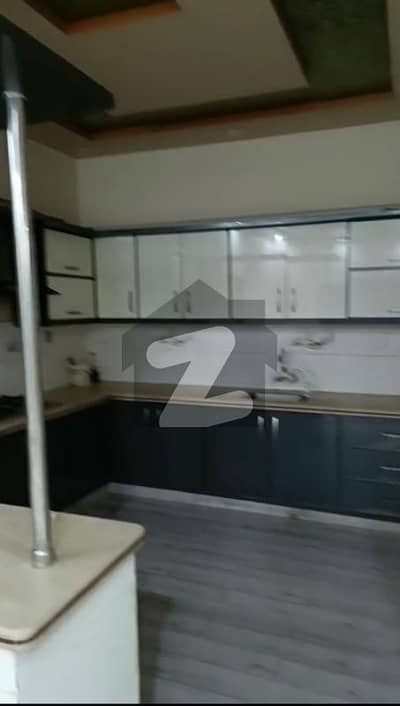 گلستانِِ جوہر ۔ بلاک اے 3 گلستانِ جوہر,کراچی میں 3 کمروں کا 12 مرلہ بالائی پورشن 1.0 لاکھ میں کرایہ پر دستیاب ہے۔