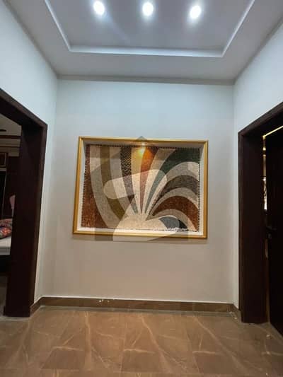 ایل ڈی اے ایوینیو لاہور میں 7 کمروں کا 1 کنال مکان 2.75 لاکھ میں کرایہ پر دستیاب ہے۔