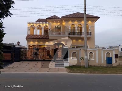 پیراگون سٹی لاہور میں 6 کمروں کا 1 کنال مکان 8.0 کروڑ میں برائے فروخت۔