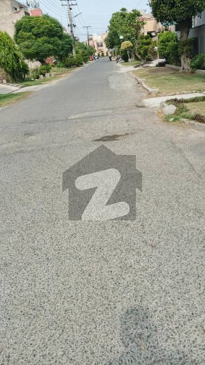 نیسپاک سکیم فیز 1 کالج روڈ,لاہور میں 1 کنال رہائشی پلاٹ 3.75 کروڑ میں برائے فروخت۔ نیسپاک سکیم فیز 1 کالج روڈ,لاہور میں 1 کنال رہائشی پلاٹ 3.75 کروڑ میں برائے فروخت۔