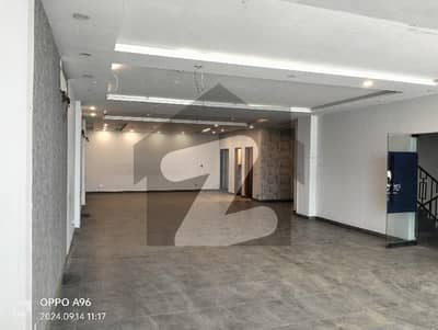 08 MARLA OFFICE 4TH FLOOR WITH ELEVATOR