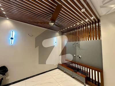 ڈی ایچ اے 9 ٹاؤن ڈیفنس (ڈی ایچ اے),لاہور میں 3 کمروں کا 5 مرلہ مکان 1.1 لاکھ میں کرایہ پر دستیاب ہے۔