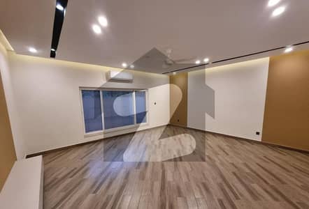 Beautiful Luxurious 8 Bedroom House