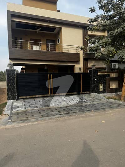 پارک ویو سٹی ۔ روز بلاک پارک ویو سٹی,لاہور میں 6 کمروں کا 10 مرلہ مکان 3.9 کروڑ میں برائے فروخت۔ پارک ویو سٹی ۔ روز بلاک پارک ویو سٹی,لاہور میں 6 کمروں کا 10 مرلہ مکان 3.9 کروڑ میں برائے فروخت۔