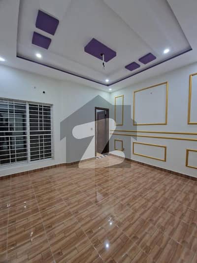 کالج روڈ لاہور میں 4 مرلہ Studio دفتر 28.0 ہزار میں کرایہ پر دستیاب ہے۔