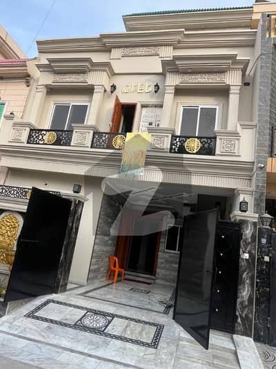 الرحمان گارڈن فیز 2 الرحمان گارڈن,لاہور میں 5 مرلہ فارم ہاؤس 2.45 کروڑ میں برائے فروخت۔