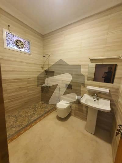 G 8 upper nice upper portion for rent.