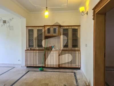 مارگلہ ٹاؤن اسلام آباد میں 2 کمروں کا 6 مرلہ بالائی پورشن 60.0 ہزار میں کرایہ پر دستیاب ہے۔