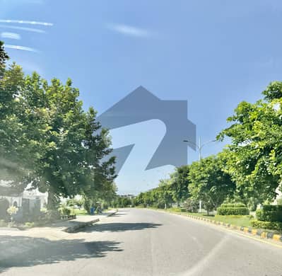 Kanal 3rd Plot From MAIN CIRCULAR AVENUE in E Block Gulberg Residencia