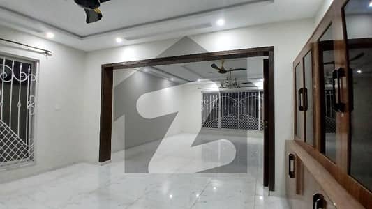 ایف ۔ 10 اسلام آباد میں 8 کمروں کا 1 کنال مکان 28.0 کروڑ میں برائے فروخت۔