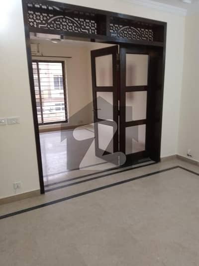 FOR RENT Livable 3Beds Upper Portion I_8/3