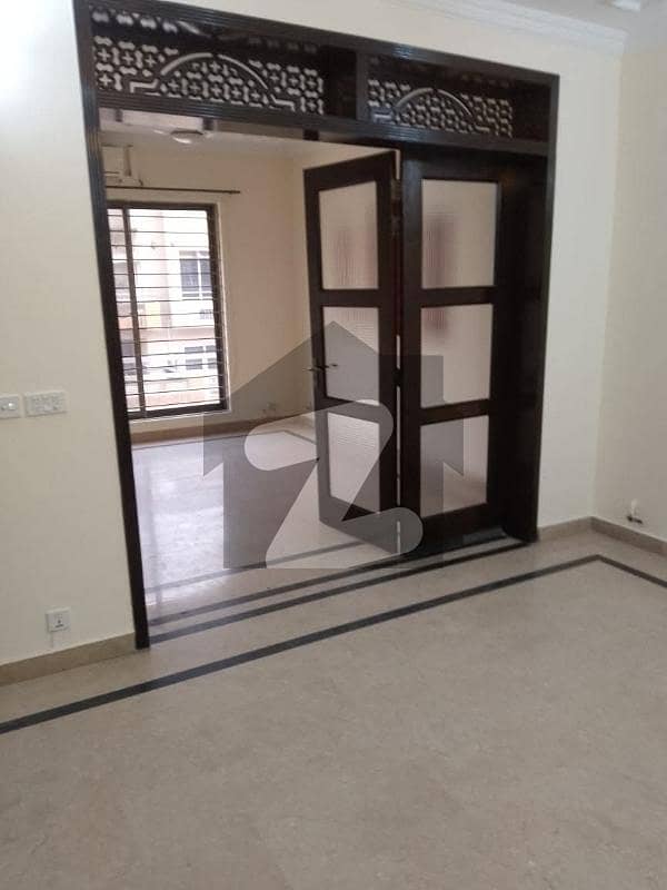 FOR RENT Livable 3Beds Upper Portion I_8/3 FOR RENT Livable 3Beds Upper Portion I_8/3