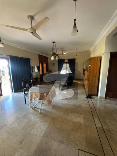 ڈی ایچ اے فیز 7 ڈی ایچ اے ڈیفینس,کراچی میں 5 کمروں کا 1 کنال مکان 10.25 کروڑ میں برائے فروخت۔