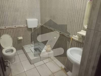 ائیرپورٹ ہاؤسنگ سوسائٹی - سیکٹر 4 ائیرپورٹ ہاؤسنگ سوسائٹی,راولپنڈی میں 3 کمروں کا 9 مرلہ مکان 48.0 ہزار میں کرایہ پر دستیاب ہے۔ ائیرپورٹ ہاؤسنگ سوسائٹی - سیکٹر 4 ائیرپورٹ ہاؤسنگ سوسائٹی,راولپنڈی میں 3 کمروں کا 9 مرلہ مکان 48.0 ہزار میں کرایہ پر دستیاب ہے۔