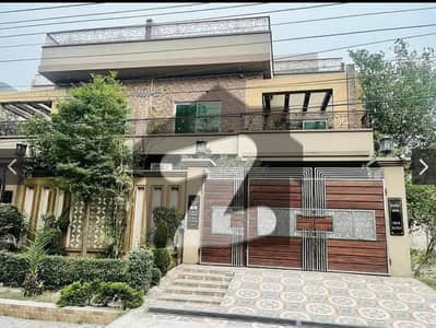 مرغزار آفیسرز کالونی لاہور میں 5 کمروں کا 10 مرلہ مکان 3.95 کروڑ میں برائے فروخت۔