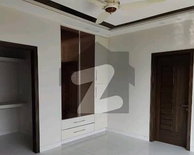 گارڈن ٹاؤن - اورنگزیب بلاک گارڈن ٹاؤن,لاہور میں 3 کمروں کا 1 کنال مکان 7.0 کروڑ میں برائے فروخت۔