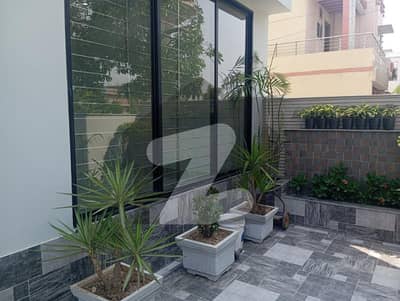 10 MARLA BRAND NEW LUXURY HOUSE FOR SALE 10 MARLA BRAND NEW LUXURY HOUSE FOR SALE