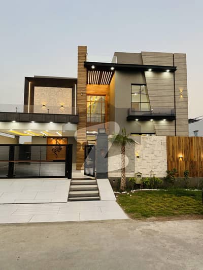 1 Kanal Ultra Modern House for Sale in Sector M, Visit Possible