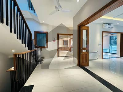 ایف ۔ 8 اسلام آباد میں 5 کمروں کا 1 کنال مکان 10.0 لاکھ میں کرایہ پر دستیاب ہے۔