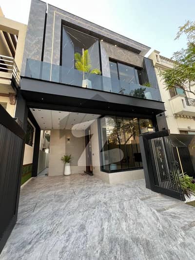 ڈی ایچ اے 9 ٹاؤن ۔ بلاک اے ڈی ایچ اے 9 ٹاؤن,ڈیفنس (ڈی ایچ اے),لاہور میں 3 کمروں کا 5 مرلہ مکان 3.35 کروڑ میں برائے فروخت۔ ڈی ایچ اے 9 ٹاؤن ۔ بلاک اے ڈی ایچ اے 9 ٹاؤن,ڈیفنس (ڈی ایچ اے),لاہور میں 3 کمروں کا 5 مرلہ مکان 3.35 کروڑ میں برائے فروخت۔