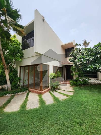 ڈی ایچ اے فیز 4 ڈی ایچ اے ڈیفینس,کراچی میں 4 کمروں کا 2 کنال مکان 8.0 لاکھ میں کرایہ پر دستیاب ہے۔