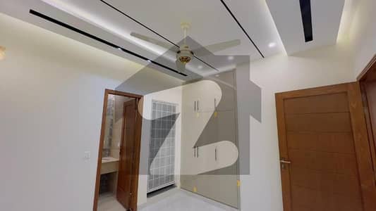 10 Marla House Urgent For Sale