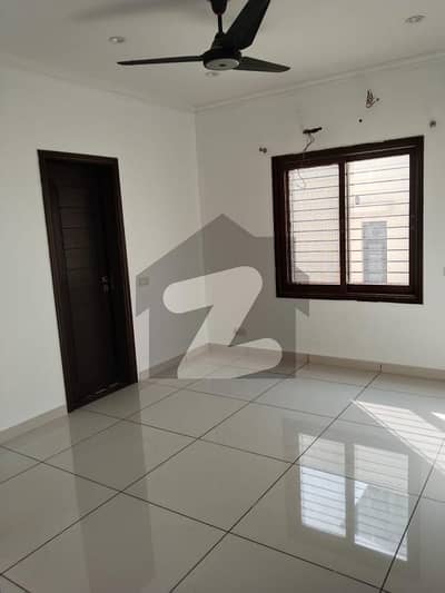 ڈی ایچ اے فیز 6 ڈی ایچ اے ڈیفینس,کراچی میں 2 کمروں کا 4 مرلہ فلیٹ 60.0 ہزار میں کرایہ پر دستیاب ہے۔