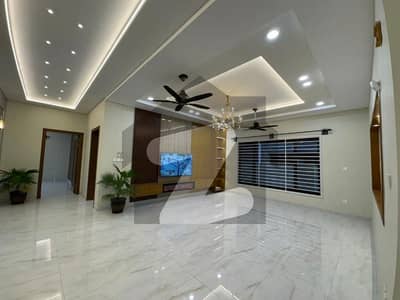 ڈی ایچ اے ڈیفینس فیز 1 ڈی ایچ اے ڈیفینس,اسلام آباد میں 6 کمروں کا 1 کنال مکان 8.25 کروڑ میں برائے فروخت۔ ڈی ایچ اے ڈیفینس فیز 1 ڈی ایچ اے ڈیفینس,اسلام آباد میں 6 کمروں کا 1 کنال مکان 8.25 کروڑ میں برائے فروخت۔