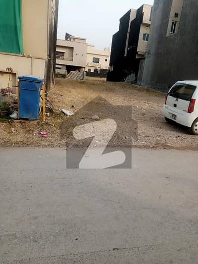 بحریہ ٹاؤن فیز 8 ۔ عثمان بلاک بحریہ ٹاؤن فیز 8 ۔ سفاری ویلی,بحریہ ٹاؤن فیز 8,بحریہ ٹاؤن راولپنڈی,راولپنڈی میں 7 مرلہ رہائشی پلاٹ 85.0 لاکھ میں برائے فروخت۔