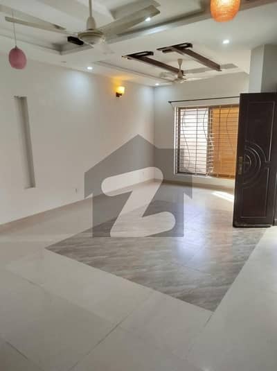 Aesthetic House Of 8 Marla For rent Is Available