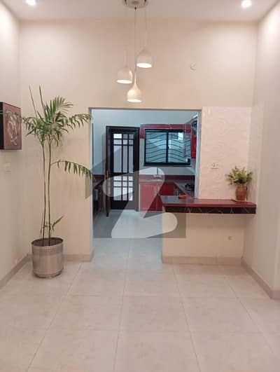 جوہر ٹاؤن فیز 1 جوہر ٹاؤن,لاہور میں 5 کمروں کا 10 مرلہ مکان 5.5 کروڑ میں برائے فروخت۔