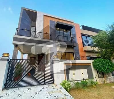 ڈی ایچ اے 9 ٹاؤن ڈیفنس (ڈی ایچ اے),لاہور میں 3 کمروں کا 5 مرلہ مکان 85.0 ہزار میں کرایہ پر دستیاب ہے۔