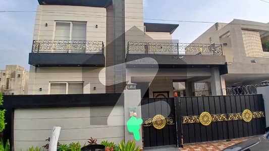 ڈی ایچ اے فیز 4 ڈیفنس (ڈی ایچ اے),لاہور میں 4 کمروں کا 10 مرلہ مکان 6.5 کروڑ میں برائے فروخت۔