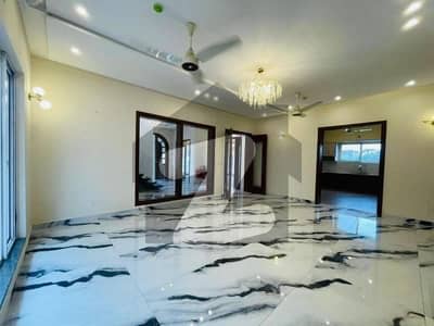 ڈی ایچ اے فیز 8 سابقہ ایئر ایوینیو ڈی ایچ اے فیز 8,ڈی ایچ اے ڈیفینس,لاہور میں 5 کمروں کا 1 کنال مکان 6.7 کروڑ میں برائے فروخت۔ ڈی ایچ اے فیز 8 سابقہ ایئر ایوینیو ڈی ایچ اے فیز 8,ڈی ایچ اے ڈیفینس,لاہور میں 5 کمروں کا 1 کنال مکان 6.7 کروڑ میں برائے فروخت۔