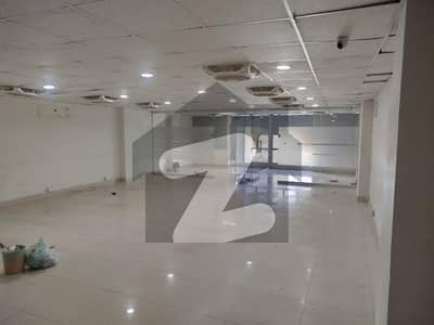 شاہراہِ فیصل کراچی میں 10 مرلہ دفتر 2.1 لاکھ میں کرایہ پر دستیاب ہے۔