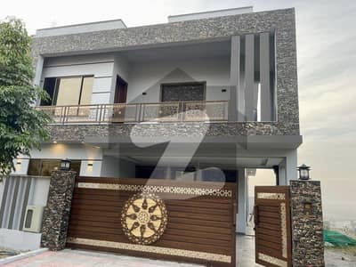 بحریہ ٹاؤن فیز 8 بحریہ ٹاؤن راولپنڈی,راولپنڈی میں 5 کمروں کا 10 مرلہ مکان 1.15 لاکھ میں کرایہ پر دستیاب ہے۔