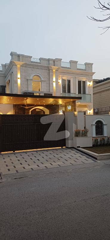 ایف ۔ 6 اسلام آباد میں 11 کمروں کا 2 کنال مکان 35.0 لاکھ میں کرایہ پر دستیاب ہے۔