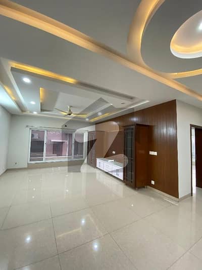 ڈی ۔ 12 اسلام آباد میں 3 کمروں کا 1 کنال زیریں پورشن 2.6 لاکھ میں کرایہ پر دستیاب ہے۔